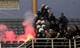 Další riot v Řecku. Tentokrát se fanoušci PAOKu a AEK škádlili na házené. Vzduchem létalo pyro a slzný plyn...