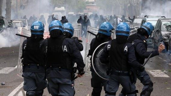 /titleImg/strety-chuliganov-atalanty-bergamo-s-policiou-/4/5937.jpg?width=570