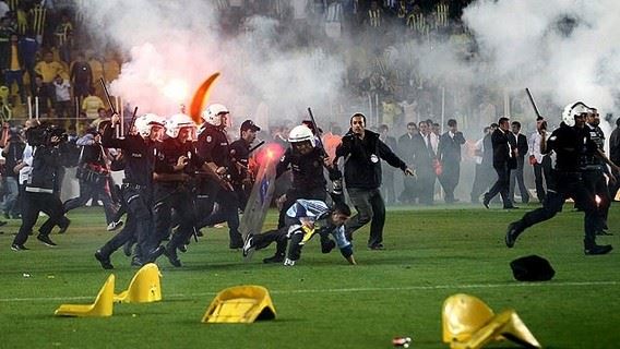 /titleImg/v-turecku-valka-na-stadionu-i-v-ulicich/4/4088.jpg?width=570